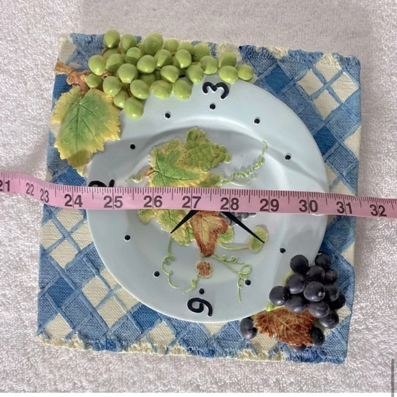 Vintage Handmade 3D Clock  Grapes Dinner Plate With Blue Plaid Tablecloth - Picture 9 of 9